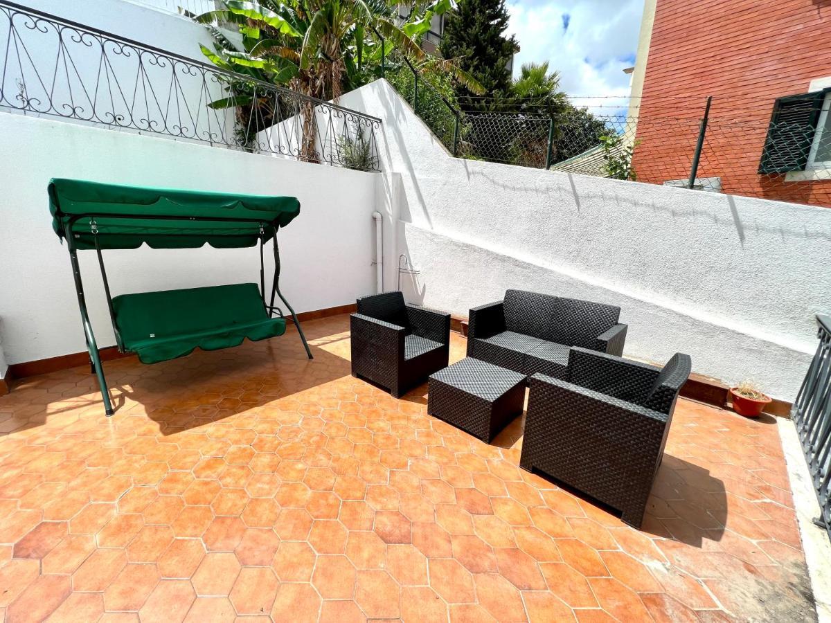 Oieras Beach Suite 2 - Large Double Room With En-Suite Bathroom And Balcony 오이라스 외부 사진