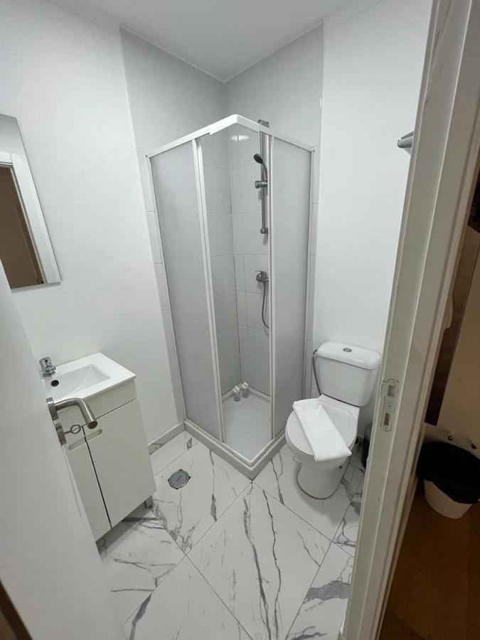 Oieras Beach Suite 2 - Large Double Room With En-Suite Bathroom And Balcony 오이라스 외부 사진