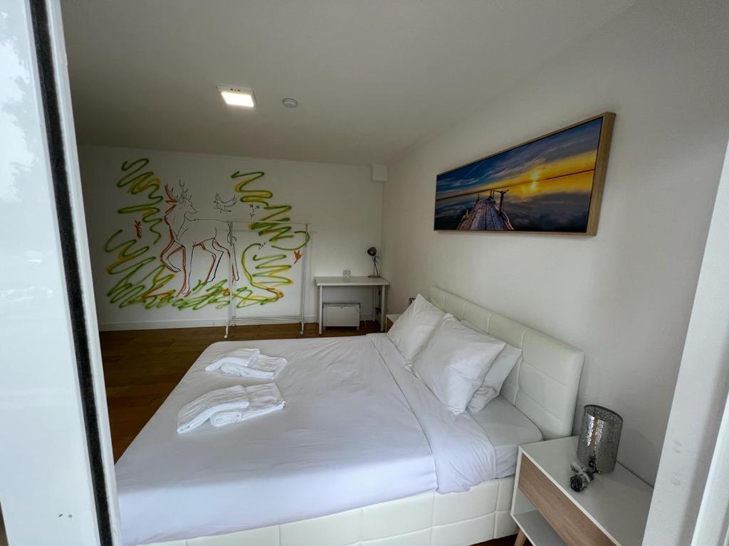 Oieras Beach Suite 2 - Large Double Room With En-Suite Bathroom And Balcony 오이라스 외부 사진