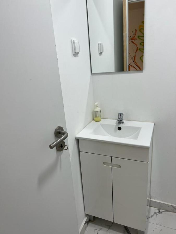 Oieras Beach Suite 2 - Large Double Room With En-Suite Bathroom And Balcony 오이라스 외부 사진
